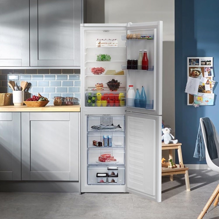 Refurbished Beko CFG4582W Freestanding 270 Litre 50/50 Frost Free Fridge Freezer White
